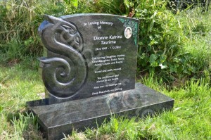 Headstone Green Manaia