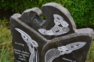 Headstone-traditional-pattern