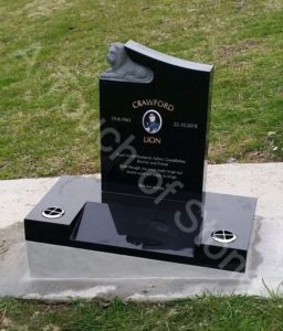 Headstone-black-granite-lion